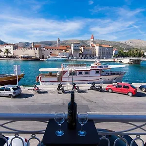 vila-liza-trogir-21220.hotels-in-trogir.com/