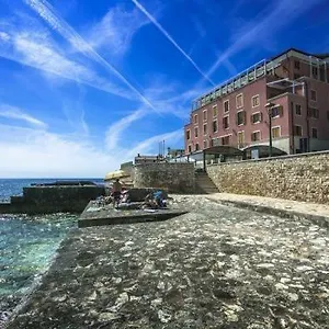 Rotonda Novigrad Affittacamere Novigrad Istria